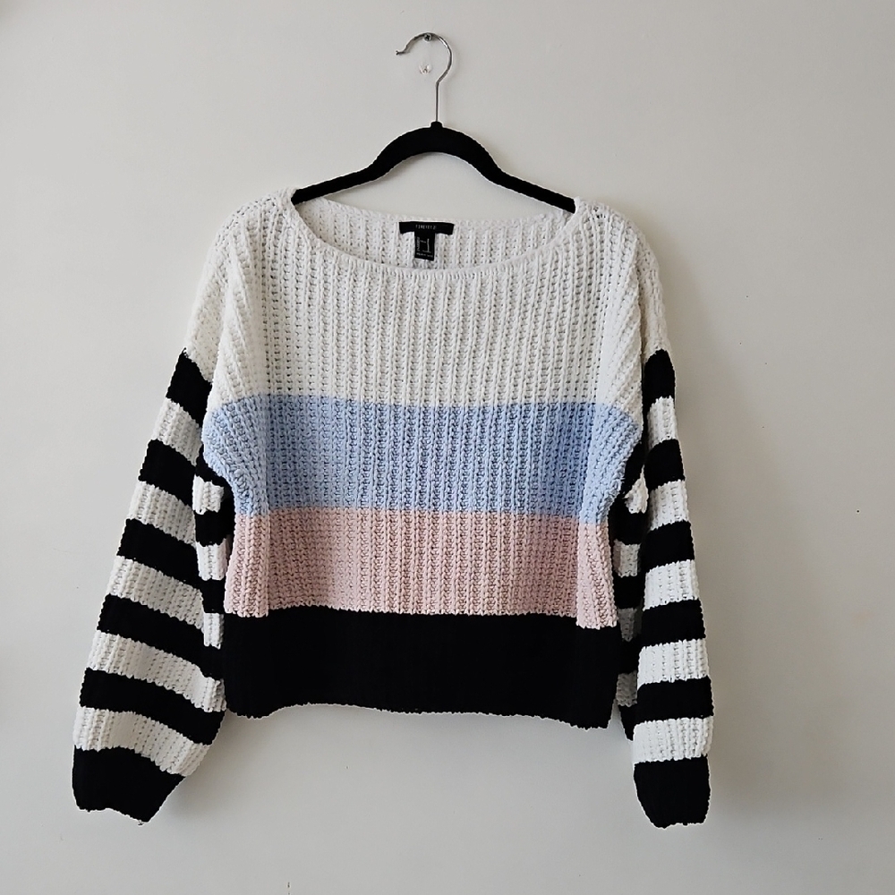 Forever 21 White and Blue Crew Neck Sweater with Stripes